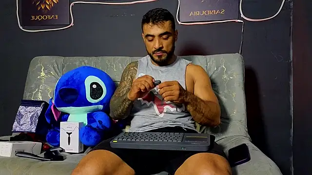 Snapshot of ERIC_HARRISON chatting on November 2025 09:59:01 PM ERIC HARRISON online show from November 2025 09:59:01 PM