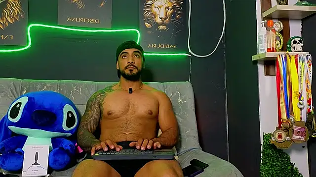 Snapshot of ERIC_HARRISON chatting on November 2025 02:58:01 AM ERIC HARRISON online show from November 2025 02:58:01 AM