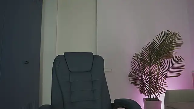 Snapshot of Yvonna_One chatting on April 2026 02:13:02 PM Yvonna One online show from April 2026 02:13:02 PM