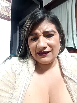 Snapshot of Hannahcandyy chatting on December 2025 03:57:01 AM Hannahcandyy online show from December 2025 03:57:01 AM