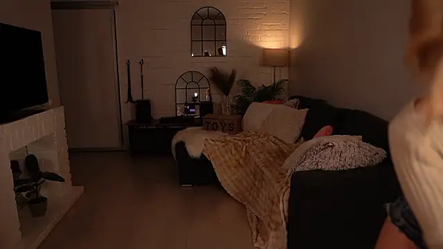 Snapshot of Heidi11 chatting on March 2026 05:30:01 PM Heidi11 online show from March 2026 05:30:01 PM