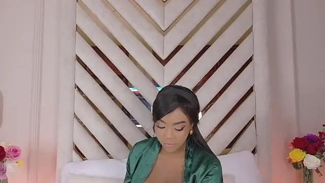 Snapshot of Lola_King chatting on July 2026 04:05:02 AM Lola King online show from July 2026 04:05:02 AM