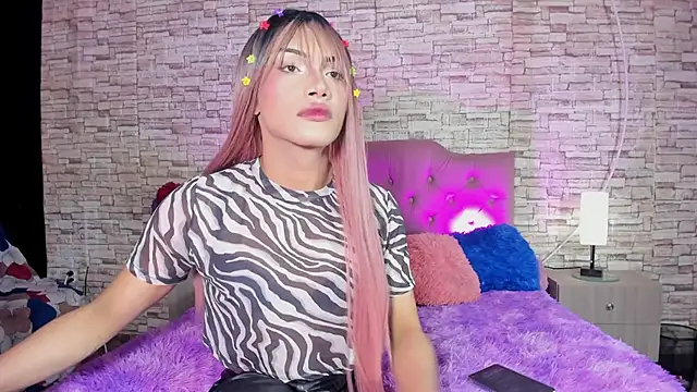 Snapshot of kitty_queen10 chatting on October 2025 03:03:02 AM kitty queen10 online show from October 2025 03:03:02 AM