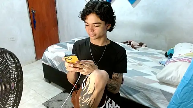 Snapshot of Lovebeng_ chatting on November 2025 12:57:01 AM Lovebeng online show from November 2025 12:57:01 AM