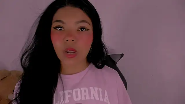 Snapshot of veky_saliva01 chatting on November 2025 01:17:02 PM veky saliva01 online show from November 2025 01:17:02 PM