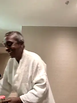 mamakarma1403 online show from April 2026 03:26:02 AM