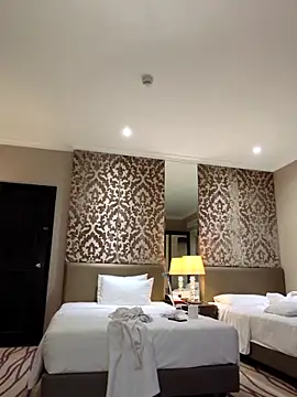 mamakarma1403 online show from April 2026 04:05:01 PM