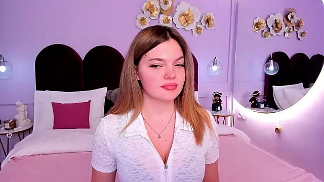 Snapshot of ZaraBloom chatting on January 2025 07:37:01 PM ZaraBloom online show from January 2025 07:37:01 PM