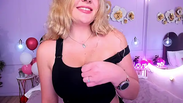 Snapshot of ZaraBloom chatting on November 2025 03:27:02 AM ZaraBloom online show from November 2025 03:27:02 AM