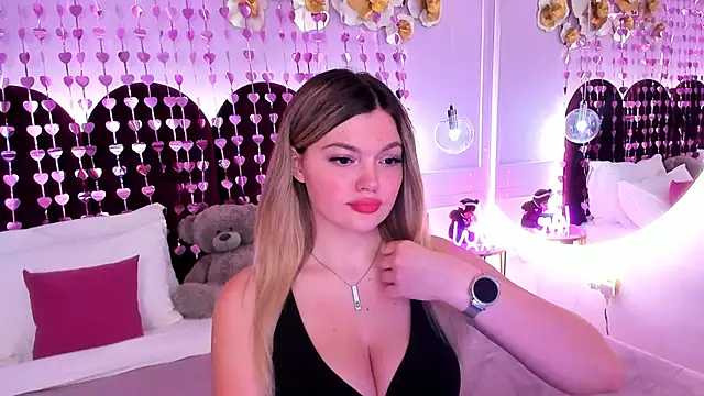 ZaraBloom online show from February 2026 03:29:01 PM