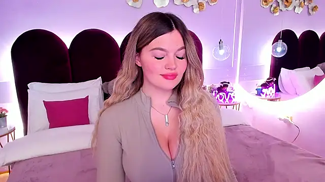 ZaraBloom online show from March 2026 04:02:01 PM