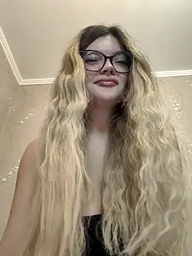 ZaraBloom online show from March 2026 04:28:02 PM