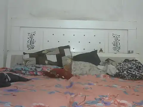 Snapshot of MONICA-LOVE chatting on October 2025 04:01:01 AM MONICA-LOVE online show from October 2025 04:01:01 AM