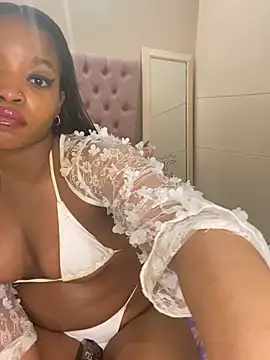 ItsLeyaa online show from January 2025 02:49:02 AM