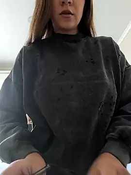 Snapshot of AliceBrayan chatting on September 2025 05:07:01 AM AliceBrayan online show from September 2025 05:07:01 AM