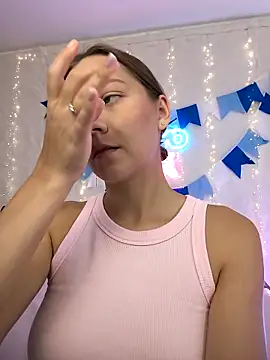 Snapshot of AliceBrayan chatting on September 2025 05:10:02 AM AliceBrayan online show from September 2025 05:10:02 AM