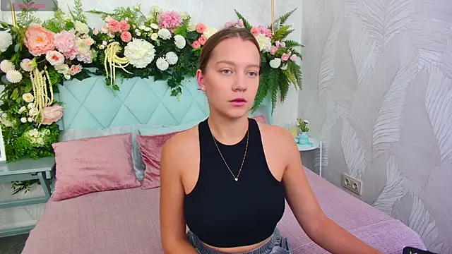 Snapshot of AliceBrayan chatting on October 2025 05:17:02 AM AliceBrayan online show from October 2025 05:17:02 AM