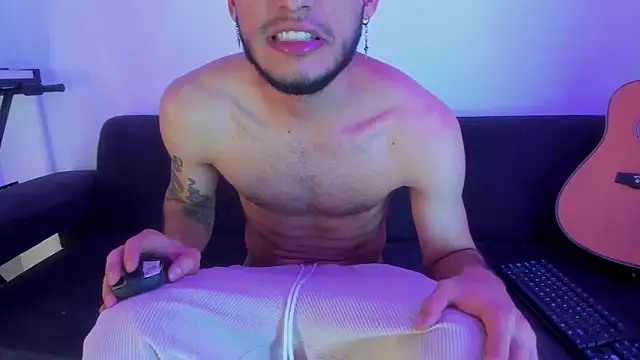 Henrikk senn online show from November 2025 01:38:01 AM