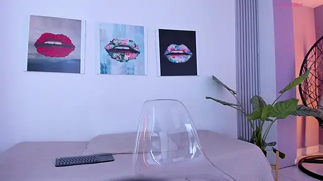 Angela donnato online show from October 2025 03:40:01 AM