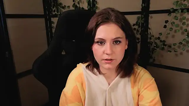 Snapshot of Diana_Flower chatting on April 2026 08:48:01 AM Diana Flower online show from April 2026 08:48:01 AM