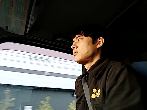 whitebriefboy online show from March 2026 09:08:01 PM