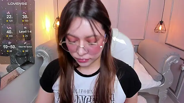 Lanna18 online show from September 2025 11:55:01 AM