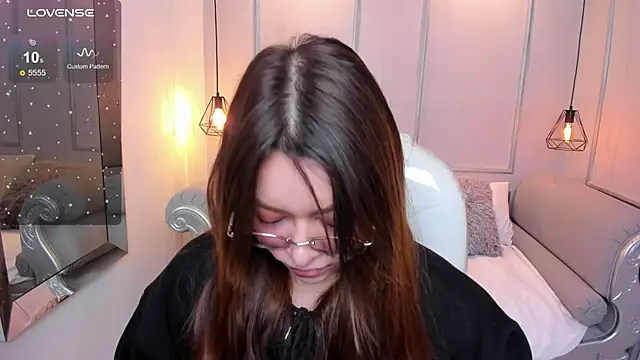 Lanna18 online show from September 2025 11:47:01 AM