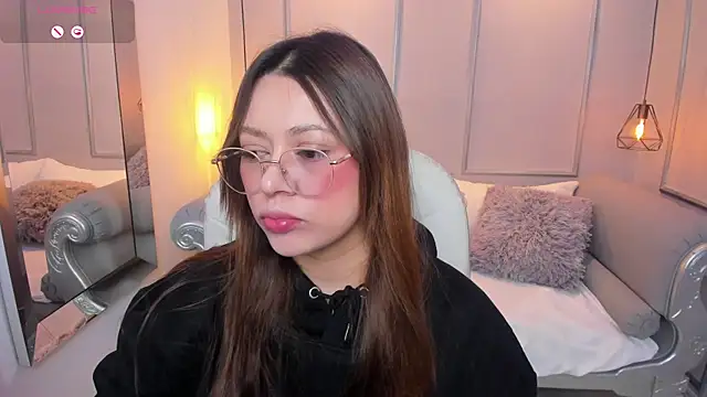 Lanna18 online show from October 2025 11:41:02 AM