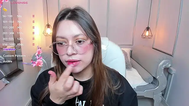 Lanna18 online show from November 2025 11:53:01 AM