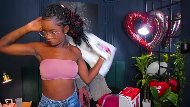 Snapshot of amber-hill chatting on February 2025 12:04:02 PM amber-hill online show from February 2025 12:04:02 PM