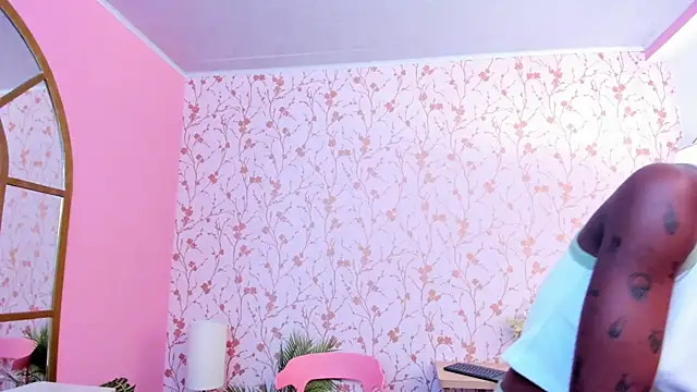 Snapshot of amber-hill chatting on September 2025 07:03:01 PM amber-hill online show from September 2025 07:03:01 PM