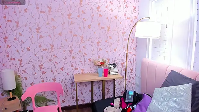 Snapshot of amber-hill chatting on September 2025 06:57:02 PM amber-hill online show from September 2025 06:57:02 PM