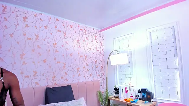 amber-hill online show from November 2025 07:02:01 PM