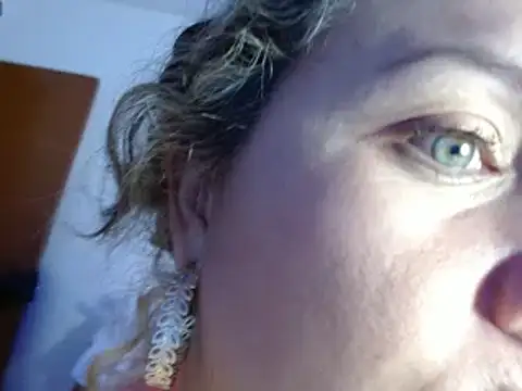 helenca43 online show from February 2025 03:15:01 AM