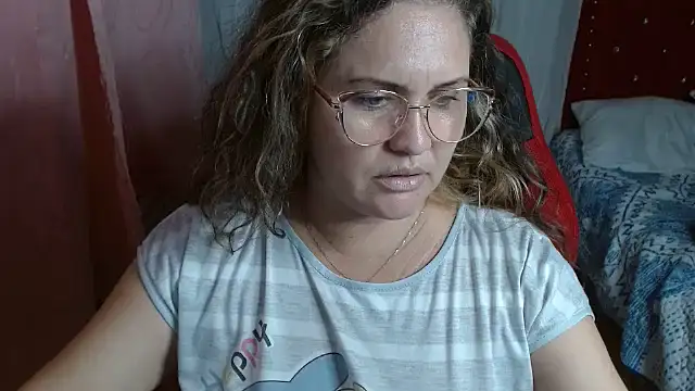 helenca43 online show from September 2025 11:19:01 PM