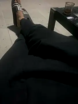 YawlingJingoist online show from December 2025 10:14:01 PM