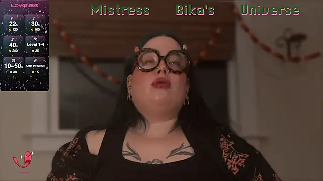 Snapshot of MissBika chatting on February 2025 08:59:01 PM MissBika online show from February 2025 08:59:01 PM