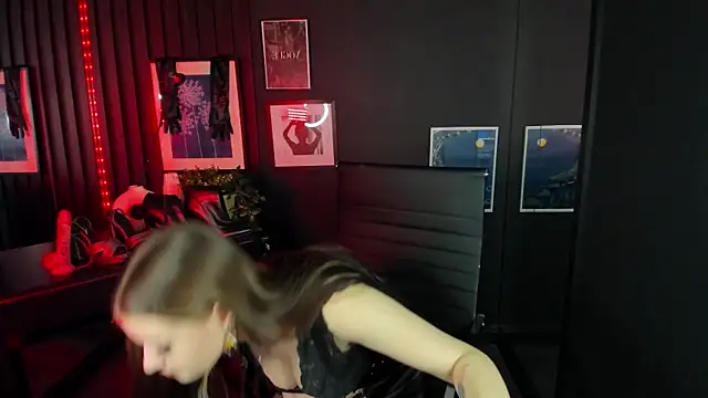 Lily Moonlight online show from March 2025 12:57:01 PM