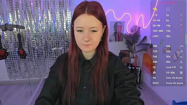 Lily Moonlight online show from April 2026 08:33:02 AM