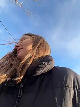 Strawberryyyyik online show from December 2024 06:53:01 AM