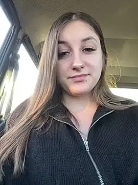 Strawberryyyyik online show from January 2025 11:59:01 AM