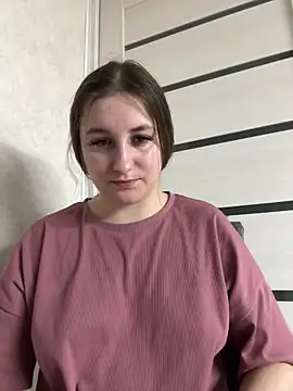 Strawberryyyyik online show from January 2025 09:20:01 PM