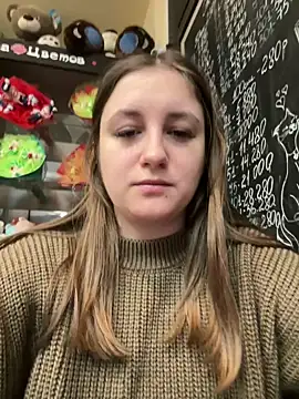 Strawberryyyyik online show from January 2025 04:49:02 AM