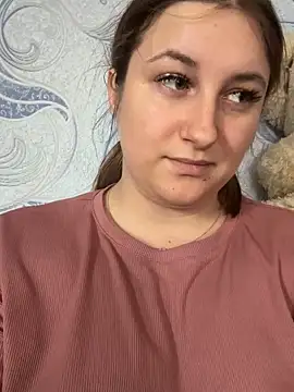 Strawberryyyyik online show from September 2025 08:18:01 AM