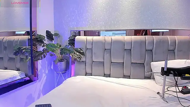 Snapshot of RoseTaylor__ chatting on December 2025 05:06:02 AM RoseTaylor online show from December 2025 05:06:02 AM