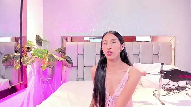 Snapshot of RoseTaylor__ chatting on January 2026 05:43:01 AM RoseTaylor online show from January 2026 05:43:01 AM