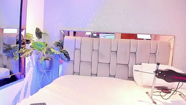 Snapshot of RoseTaylor__ chatting on January 2026 04:58:02 AM RoseTaylor online show from January 2026 04:58:02 AM