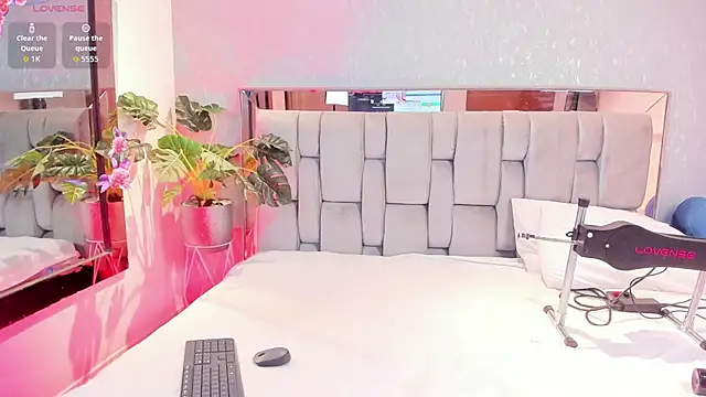 Snapshot of RoseTaylor__ chatting on January 2026 05:34:02 AM RoseTaylor online show from January 2026 05:34:02 AM