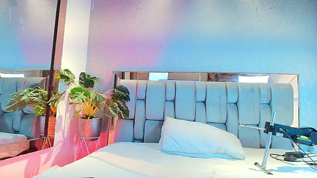 Snapshot of RoseTaylor__ chatting on February 2026 05:02:02 AM RoseTaylor online show from February 2026 05:02:02 AM