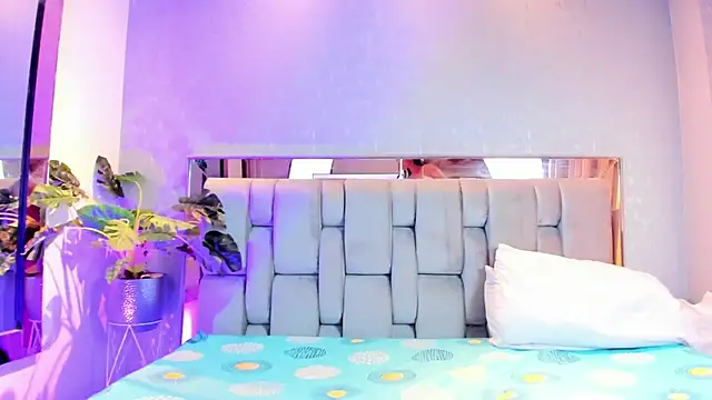 Snapshot of RoseTaylor__ chatting on February 2026 04:46:02 AM RoseTaylor online show from February 2026 04:46:02 AM